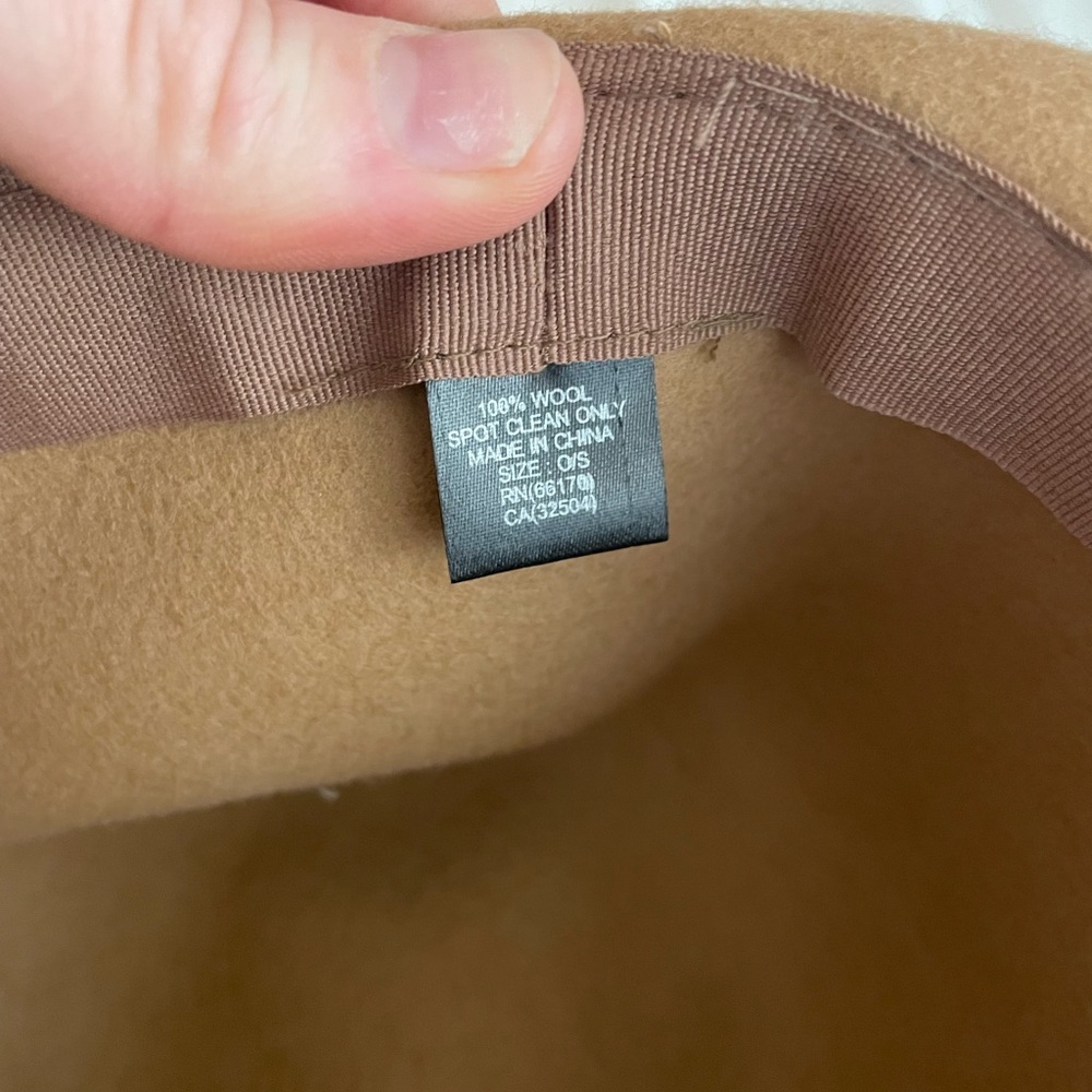 Cute hat - Picture 3 of 6